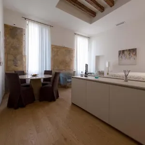 home-venice-apartments-rialto-4.hotelinveneto.com/